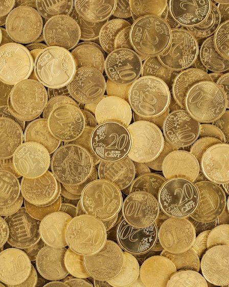 Cât de sigure sunt investițiile în aur, crypto sau depozite bancare