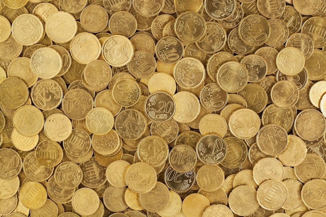 Cât de sigure sunt investițiile în aur, crypto sau depozite bancare